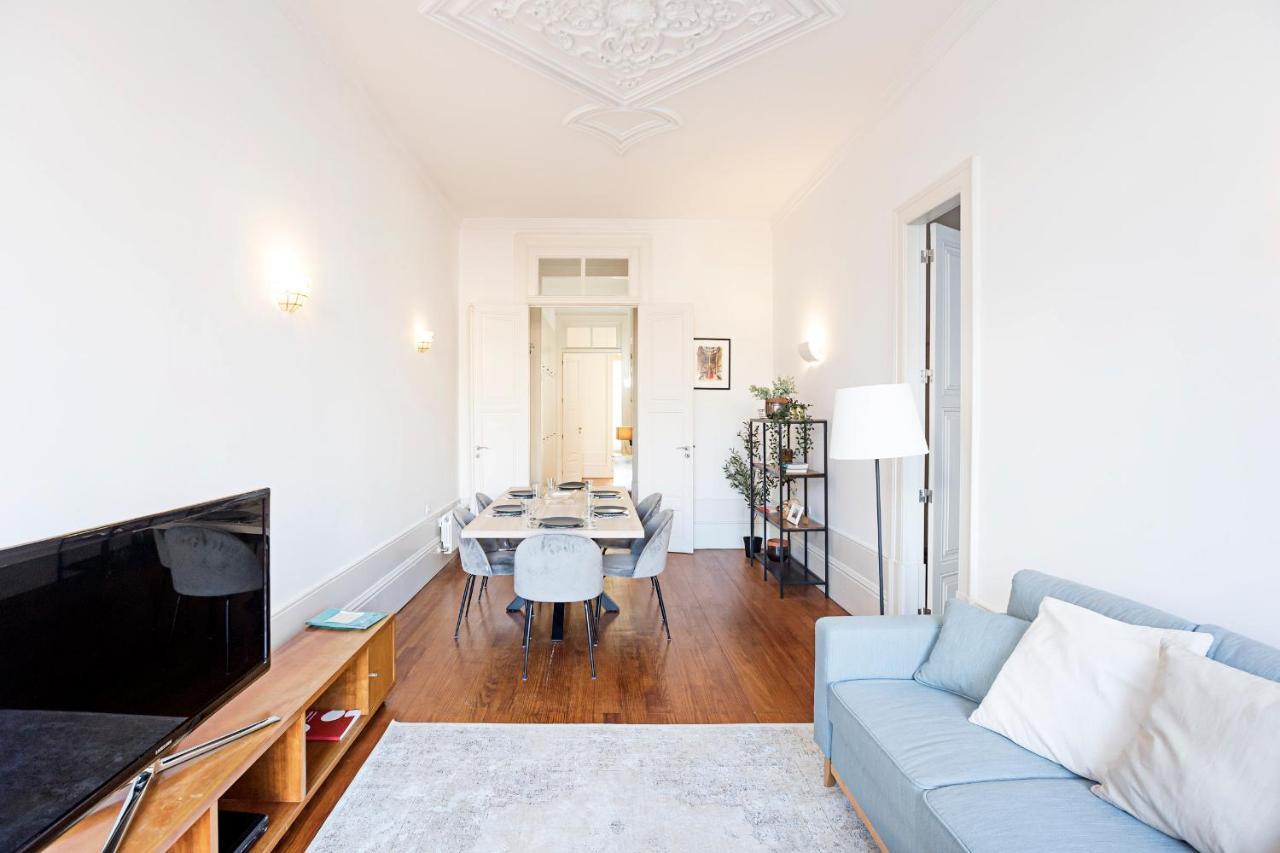 Lovelystay - Aurora Heights Apartment Порто Екстериор снимка