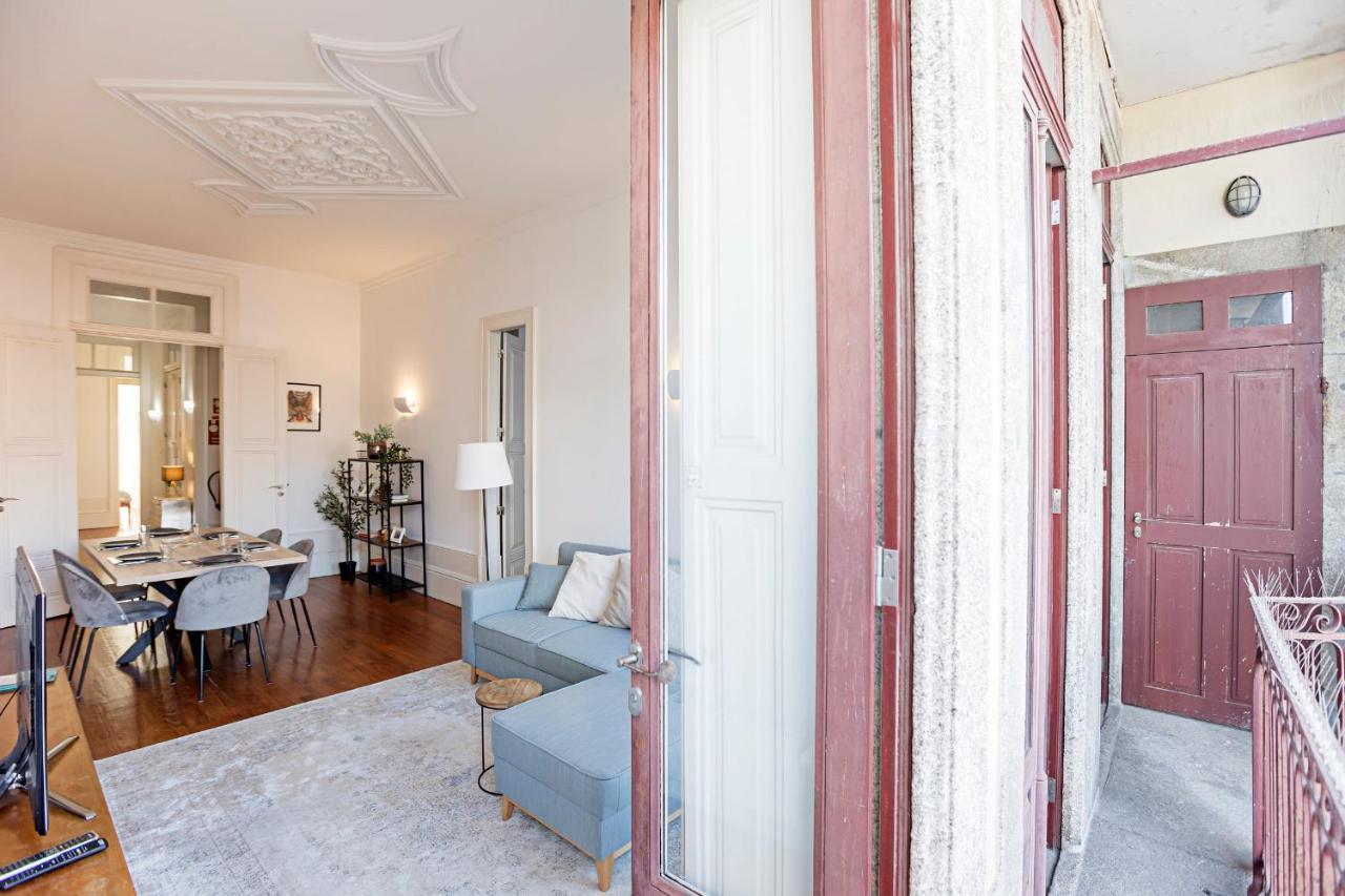 Lovelystay - Aurora Heights Apartment Порто Екстериор снимка