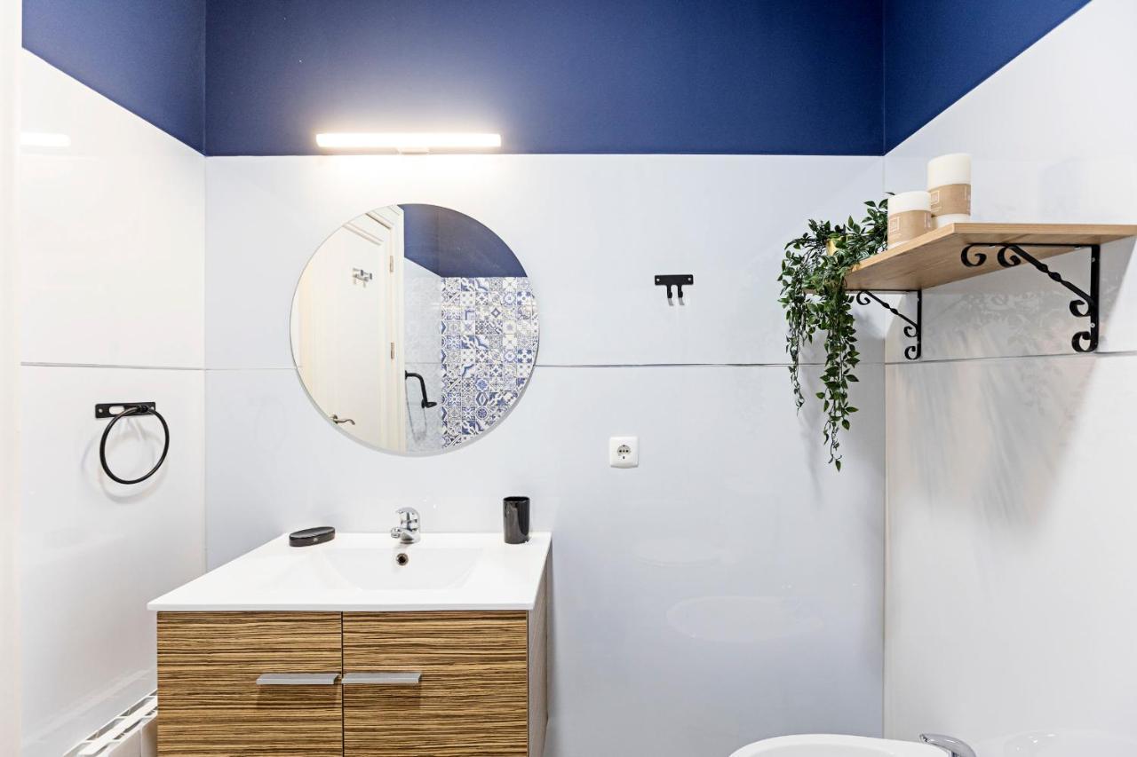Lovelystay - Aurora Heights Apartment Порто Екстериор снимка